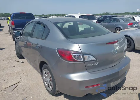 2013 Mazda Mazda3 I Sport из США, поврежденный, VIN JM1BL1UP6D1801027